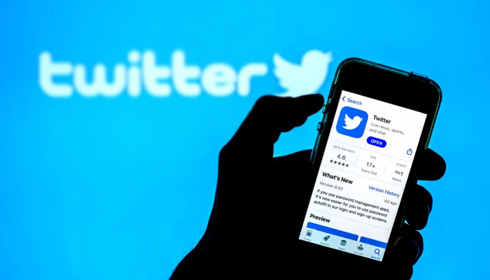 Twitter will charge $11 for a Blue subscription on iPhone