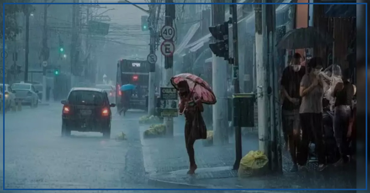 Schools Closed Due to Heavy Rains: IMD Issues Red Alert in Maharashtra, Affecting Mumbai and Pune